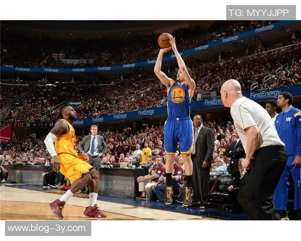 张佳玮分析勇士队表现受限尺寸与速度双重压制影响比赛空间利用